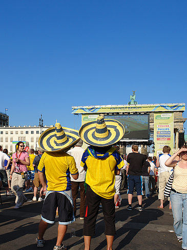 Fans am Brandenburger Tor Foto 