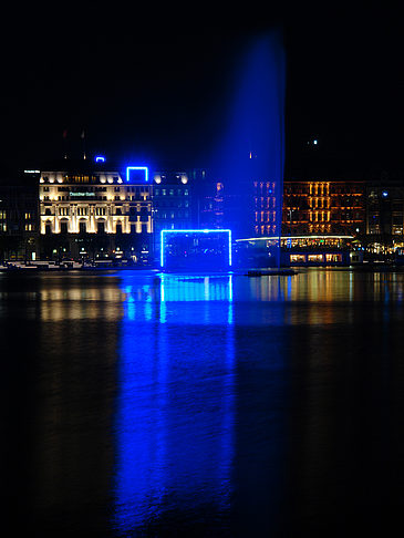 Fontäne auf der Binnenalster Fotos