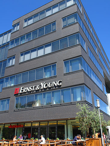 Ernst and Young - Geschäftsstelle Foto 