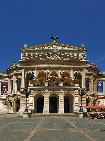 Fotos Alte Oper mit Häusern