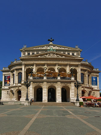 Fotos Alte Oper mit Häusern