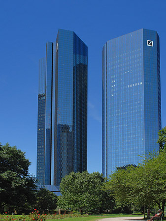 Fotos Deutsche Bank mit Weg