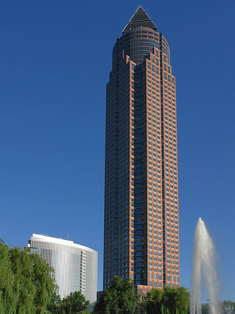 Messeturm mit Ludwig-Erhard-Anlage Fotos