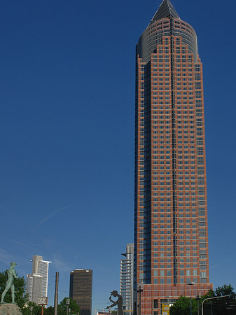 Messeturm mit Ludwig-Erhard-Anlage Fotos