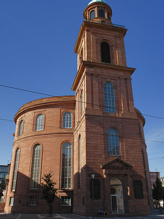 Fotos Paulskirche mit Straße