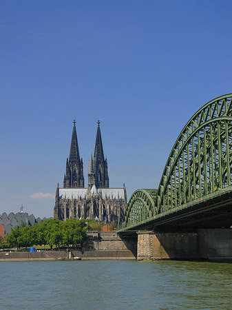 Foto Hohenzollernbrücke am Kölner Dom