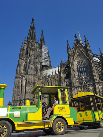 Fotos Bimmelbahn fährt zum Kölner Dom | Köln