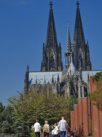 Steinmauer zum Kölner Dom Foto 