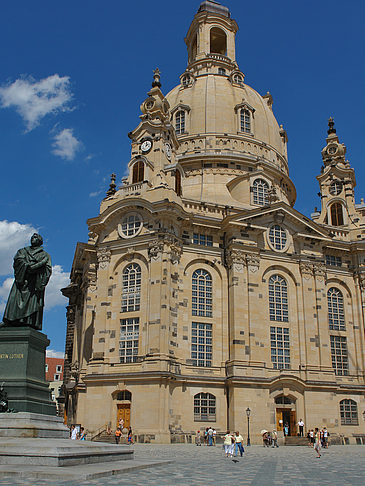 Frauenkirche und Lutherdenkmal Foto 