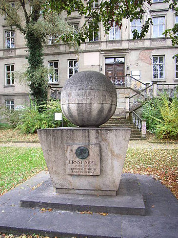 Ernst Abbe Denkmal Foto 