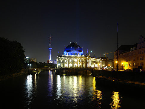 Bodemuseum und Fernsehturm Foto 