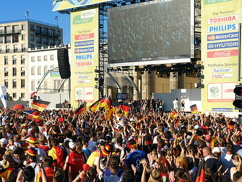 Foto Bühne auf dem Fanfest - Berlin