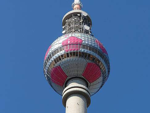 Fotos Fernsehturm Nahaufnahme