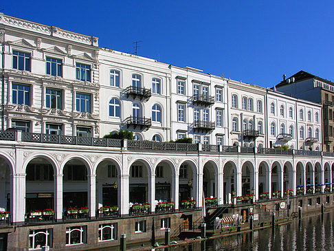 Alster Arkaden am Alsterfleet