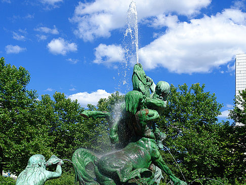 Fotos Brunnen auf dem Platz der Republik | Hamburg