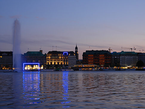 Foto Fontäne auf der Binnenalster - Hamburg