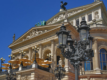 Alte Oper mit Laterne Foto 