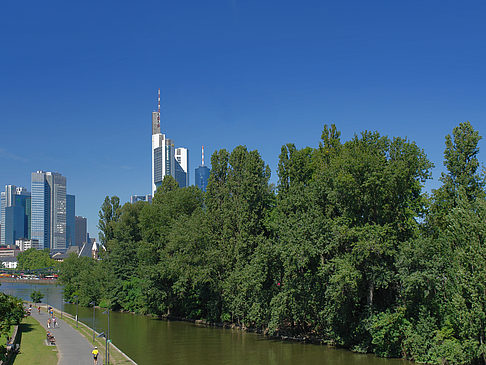 Foto spitze vom commerzbanktower