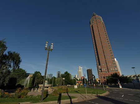 Fotos Messeturm mit Ludwig-Erhard-Anlage | Frankfurt am Main