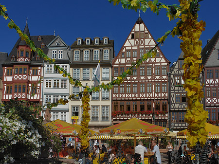 Foto Römer geschmückt mit Girlanden - Frankfurt am Main