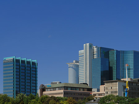 Schweizer National mit Dresdner Bank Foto 