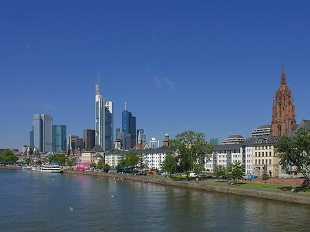 Foto Skyline von Frankfurt mit Kaiserdom - Frankfurt am Main