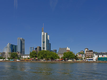 Foto Skyline von Frankfurt mit Riesenrad - Frankfurt am Main