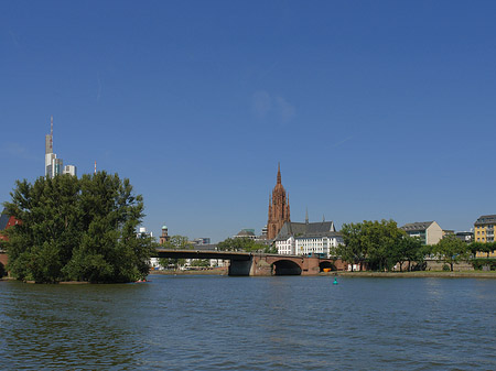 Fotos Skyline von Frankfurt mit Ufer | Frankfurt am Main