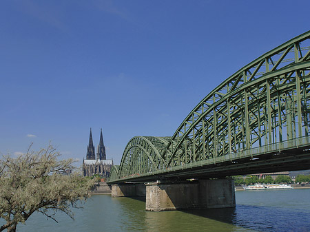 Hohenzollernbrücke am Kölner Dom