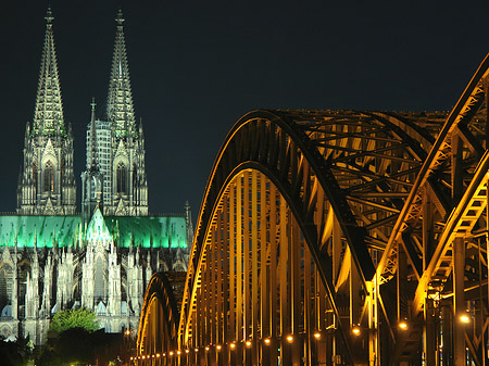 Fotos Kölner Dom hinter der Hohenzollernbrücke | Köln