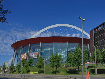 Foto Kölnarena neben Stadthaus