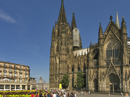 Fotos Bimmelbahn fährt zum Kölner Dom