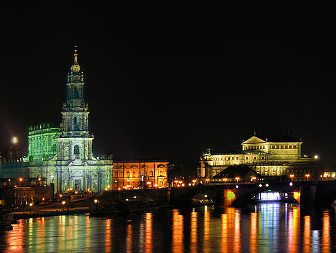 Semperoper bei Nacht Fotos